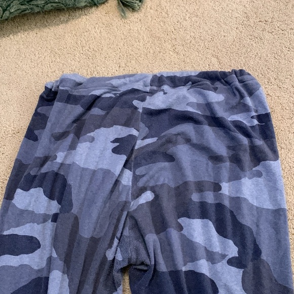 Blue camouflage Aerie Capri joggers - Picture 7 of 7